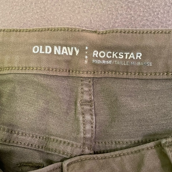 Old Navy Rockstar Mid-Rise Skinny Jeans. Olive Green. Size 10. - Picture 6 of 11